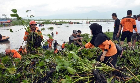 Buruh terjun selamatkan Rawapening.