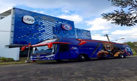 Bus Arema FC dan mess barunya.