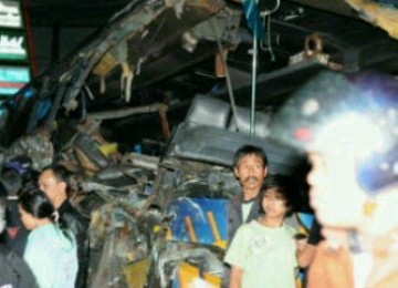 bus doa ibu yang ditabrak PO karunia bakti