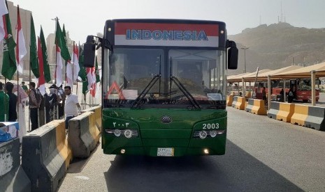 Bus Shalawat yang akan melayani jamaah haji Indonesia sudah siap untuk dioperasikan. Bus ini akan melayani jamaah haji Indonesia dengan sembilan rute di tujuh zonasi pemondokan. 