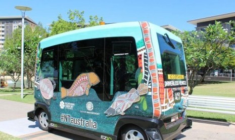 Bus tanpa sopir di Darwin memasuki uji coba tahap kedua dimana bus akan berjalan di jalur pejalan kaki di sepanjang Darwin Waterfront.