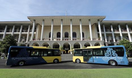 Bus Trans Gadjah Mada.