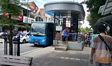 Bus Trans Jogja.