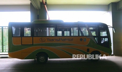 Bus Trans Patriot yang berada di Stadion Patriot Candrabhaga Kota Bekasi saat ini masih belum beroperasi karena belum adanya operator pengelola. Pemkot Bekasi masih melakukan lelang perusahaan untuk menjadi operator.