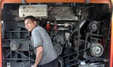 Bus TransJakarta buatan Cina yang baru namun ditemukan banyak kerusakan.