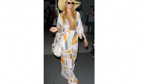 Busana vintage Paris Hilton