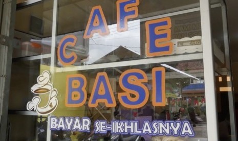 Cafe Basi di jalan Raya Laladon kota Bogor