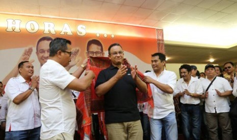 Cagub DKI Jakarta  Anies Baswedan menghadiri deklarasi dukungan komunitas Batak Marbisuk di Jakarta, Sabtu (8/4). 