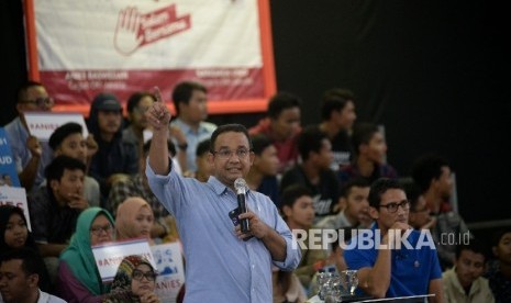 Cagub DKI Jakarta Anies Baswedan (tengah) ilustrasi 