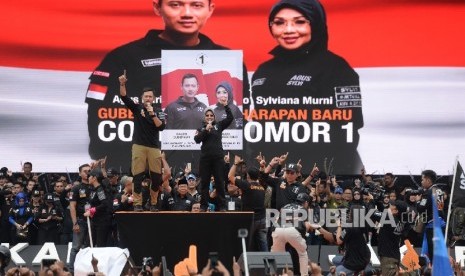 Cagub DKI Jakarta nomer urut satu Agus Harimurti Yudhoyono- Cawagub Sylviana Murni.