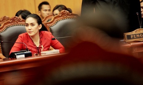 Cagub Jawa Barat Rieke Diah Pitaloka saat menghadiri sidang sengketa hasil pemilu kepala daerah Jawa Barat di Gedung Mahkamah Konstitusi, Jakarta, Rabu (20/3).