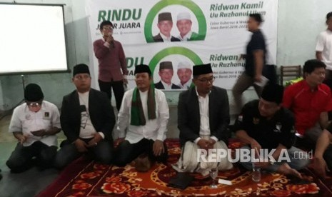 Cagub Ridwan Kamil hadiri pembentukan tim relawan pemenangan di Kabupaten Purwakarta, Kamis (15/2).