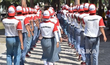 Calon anggota Pasukan Pengibar Bendera Pusaka (Paskibraka) mengikuti latihan -ilustrasi-