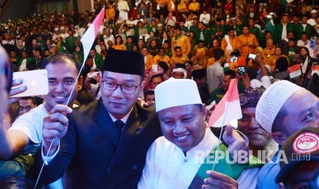 Calon Gubernur dan Wakil Gubernur Jawa Barat Ridwan Kamil dan UU Ruzhanul Ulum 