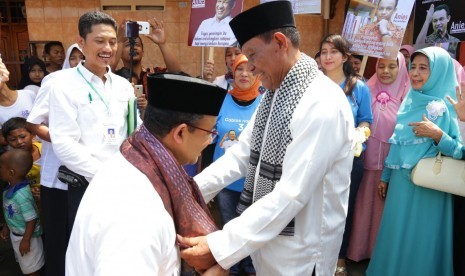 Calon Gubernur DKI Anies Baswedan mengunjungi warga Kelurahan Gunung Sari, Kemayoran, Jum'at (6/1).