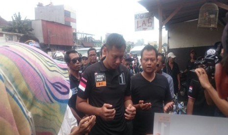  Calon gubernur DKI Jakarta Agus Harimurti Yudhoyono , melanjutkan kampanyenya dengan menyapa masyarakat di Kelurahan Utan Panjang, Kemayoran, Jakarta Pusat, Senin (28/11)