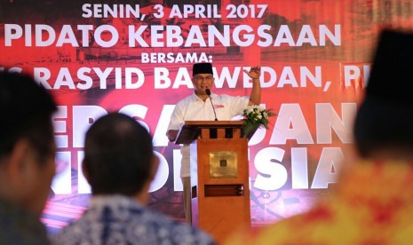 Calon Gubernur DKI Jakarta Anies Baswedan menyampaikan pidato kebangsaan di Jakarta, Senin (3/4) malam. 