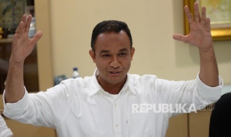 Calon Gubernur DKI Jakarta Anies Baswedan saat kunjungan di kantor Republika, Jakarta, Kamis (17/11).