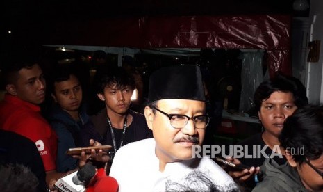 Calon Gubernur Jawa Timur Saifullah Yusuf (Gus Ipul) usai menyambangi kediaman Ketua Umum PDI Perjuangan Megawati Soekarno Putri di Jalan Teuku Umar, Menteng, Jakarta pada Senin (8/1) petang.