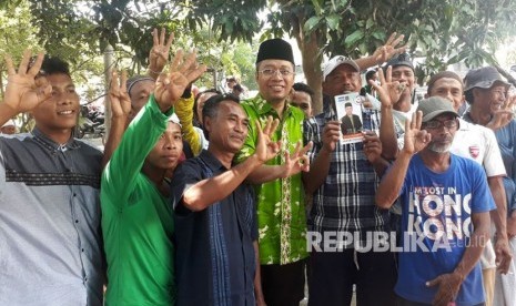 Calon Gubernur NTB Zulkieflimansyah menyambangi Kampung Adat Sembagek di Kecamatan Bayan, Lombok Utara, Senin (9/4).