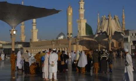 Calon haji dari berbagai negara di MAsjid Nabawi, Madinah, Kamis (20/8)