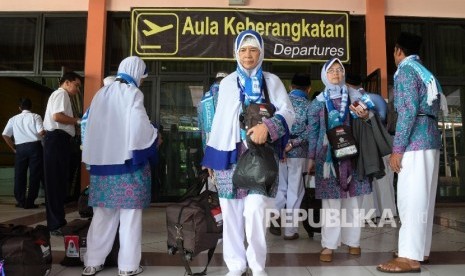  Calon jamaah haji bersiap untuk berangkat 