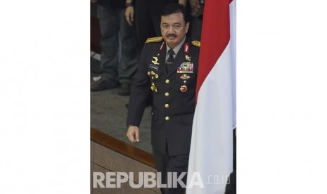 Calon Kepala Badan Intelijen Negara (BIN) Komjen Pol Budi Gunawan berjalan saat mengikuti rapat paripurna DPR di Kompleks Parlemen, Senayan, Jakarta, Kamis (8/9). 