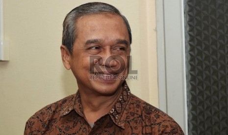 Calon pimpinan Komisi Pemberantasan Korupsi (KPK) Busyro Muqoddas tiba saat akan menjalani uji kelayakan dan kepatutan Capim KPK oleh Komisi III di Kompleks Parlemen, Jakarta, Rabu (16/12). 