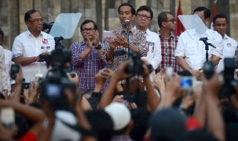 Calon Presiden nomer urut dua, Joko Widodo memberikan pidatonya kepada ribuan pendukungnya di Tugu Proklamasi, Jakarta, Rabu (9/7). 