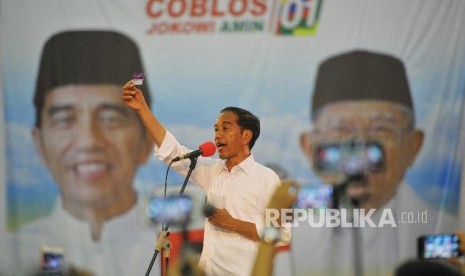 Calon presiden nomor urut satu Joko Widodo melakukan kampanye di Palembang, Sumatera Selatan