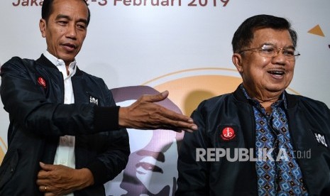 Joko Widodo (kiri) dan Jusuf Kalla