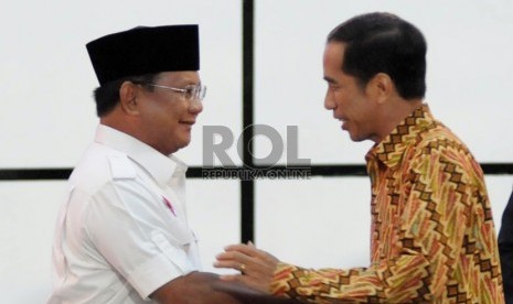  Calon presiden, Prabowo Subianto (kiri) dan  Joko Widodo (kanan).