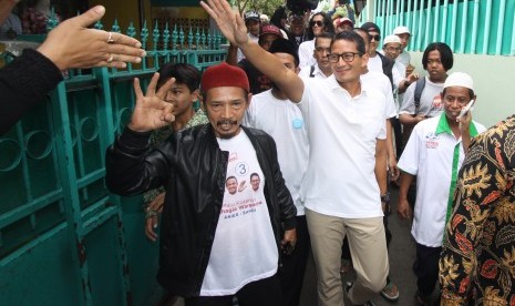 Calon Wakil Gubernur DKI Jakarta nomor urut 3, Sandiaga Uno, menyapa warga Jakarta (ilustrasi) 