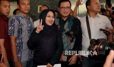  Calon Wakil Gubernur DKI Jakarta Sylviana Murni usai menjalani pemeriksaan tim penyidik Bareskrim Polri di Jakarta, Jumat (20/1). 