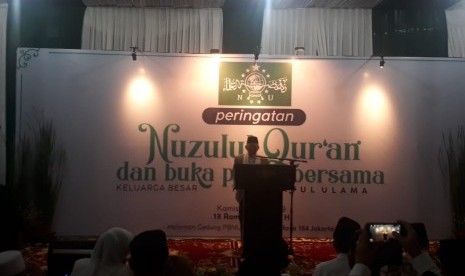 Calon Wakil Presiden KH Ma'ruf Amin saat menghadiri peringatan Nuzulul Quran dan buka puasa di Kantor PBNU, Jakarta, Kamis (23/5).