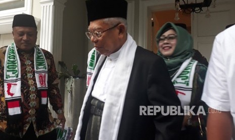 Calon Wakil Presiden nomor urut 01, KH. Ma'ruf Ami saat  menghadiri acara Milad ke-26 Pondok Pesantren Al Muhajirin dan Harlah NU  ke-93 di Kabupaten Purwakarta, Sabtu (16/2).