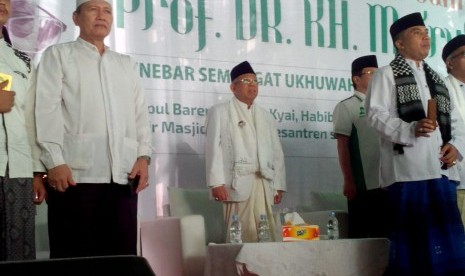 Calon Wakil Presiden nomor urut 01, KH Ma'ruf Amin menghadiri acara istighatsah dan doa bersama dengan para ulama, kiai, dan santri se-Kota Depok di Masjid Syekh Maulana Yusuf, Mekarjaya, Depok, Sabtu (12/1).