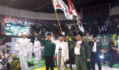 Calon Wakil Presiden nomor urut 01 KH. Maruf Amin saat menghadiri konsolidasi Partai Kebangkitan Bangsa (PKB) di DBL Arena, Surabaya, Sabtu (29/9).