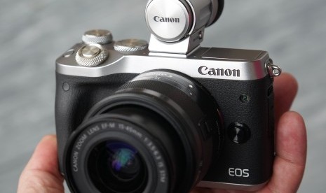 Canon EOS M6