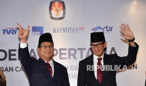 Capres-cawapres nomor urut 02 Prabowo-Sandiaga Uno tiba untuk mengikuti debat pertama Pilpres 2019, di Hotel Bidakara, Jakarta, Kamis (17/1/2019). 