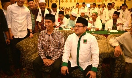 Capres, Joko Widodo, bersama Ketua Umum PKB, Muhaimin Iskandar.