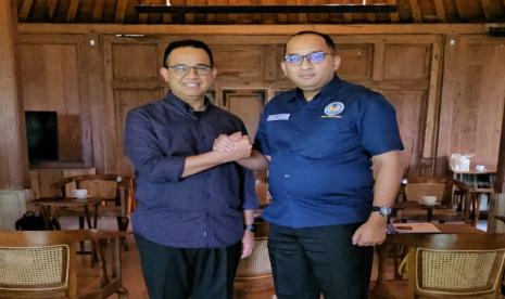 Capres Koalisi Perubahan Anies Rasyid Baswedan bersama Wasekjen THN Amin Heikal Safar.