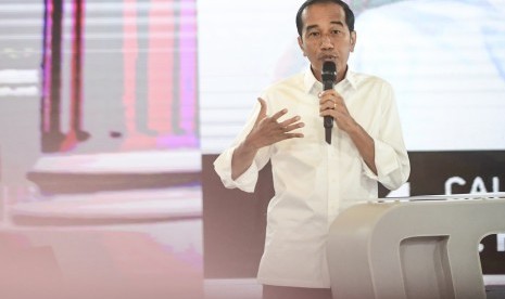 Capres nomor urut 01 Joko Widodo mengikuti debat capres putaran keempat di Hotel Shangri La, Jakarta, Sabtu (30/3/2019).