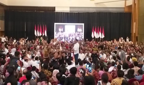 Capres nomor urut 01 Jokowi menghadiri deklarasi dukungan oleh Paguyuban Pengusaha Jawa Tengah di Semarang, Sabtu (2/2). 