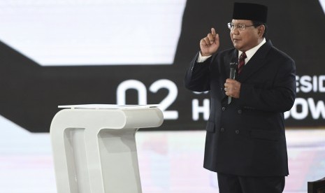 Capres nomor urut 02 Prabowo Subianto mengikuti debat capres putaran keempat di Hotel Shangri La, Jakarta, Sabtu (30/3/2019).