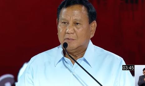 Capres Nomor Urut 2, Prabowo Subianto. Prabowo menyebut bahwa rasio utang 50 persen dari PDB tidak menjadi masalah yang signifikan.