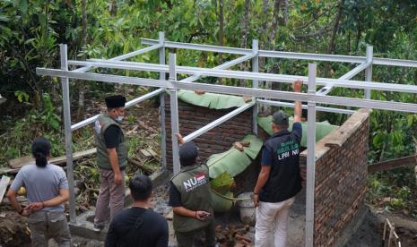 Care-LAZISNU bersama Indomaret memulai program recovery di berbagai titik di Kabupaten Mamuju dan Kabupaten Majene. 