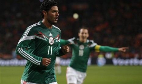 Carlos Vela (kiri)