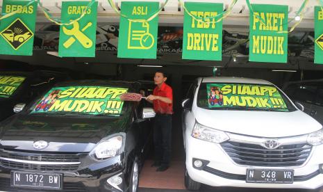 Gerai  jual beli mobil bekas berani menaikkan target penjualan sebesar 300 persen di tahun 2021.