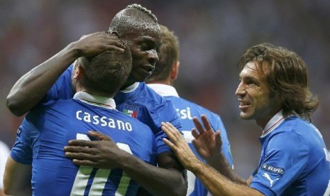 Cassano Balotelli dan Pirlo.